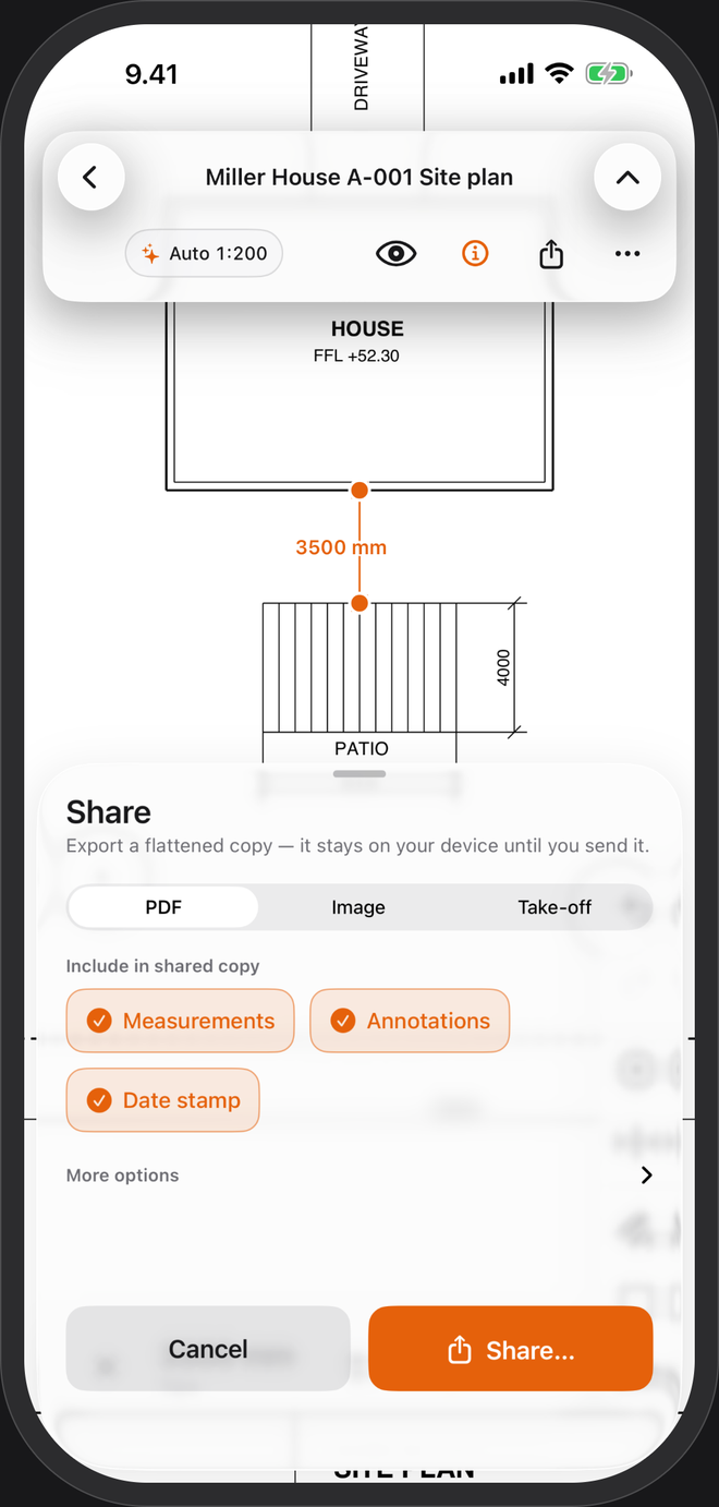 A site plan in PlanTape tagged Auto 1:200: the gap between the house and the patio measured at 3500 mm, with the share sheet open